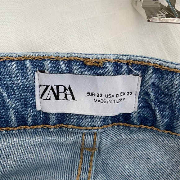 Zara Ripped Jeans - Picture 3 of 3